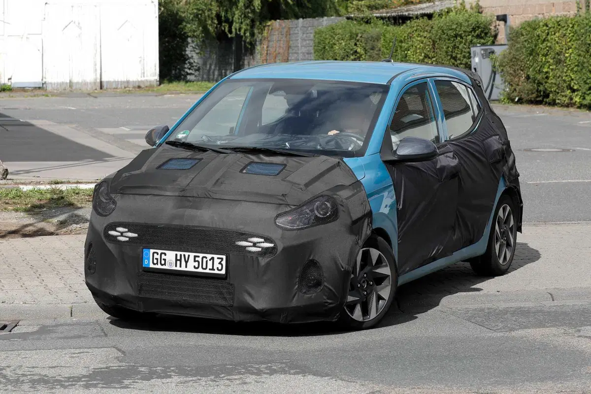 Hyundai i10 2023, ecco le foto spia del nuovo Facelift (3)