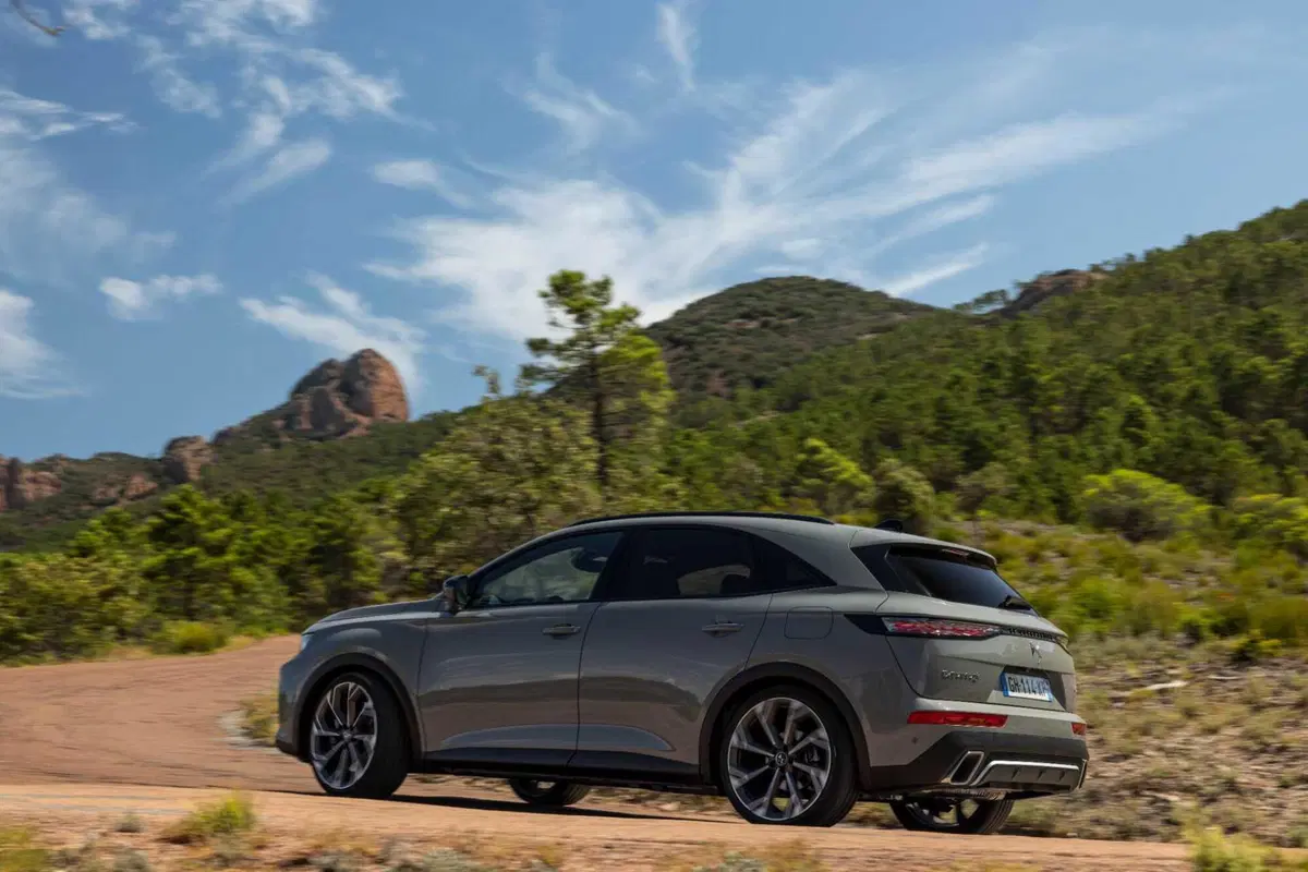 DS 7 E-Tense 2023 | Prova su strada (6)