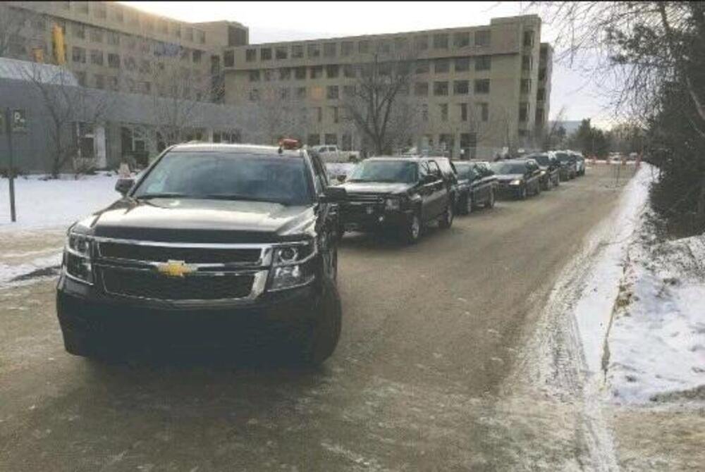 CANADA Il primo ministro Justin Trudeau nel proprio Paese usa una Cadillac blindata a passo lungo ma anche un van Chevolet Suburban