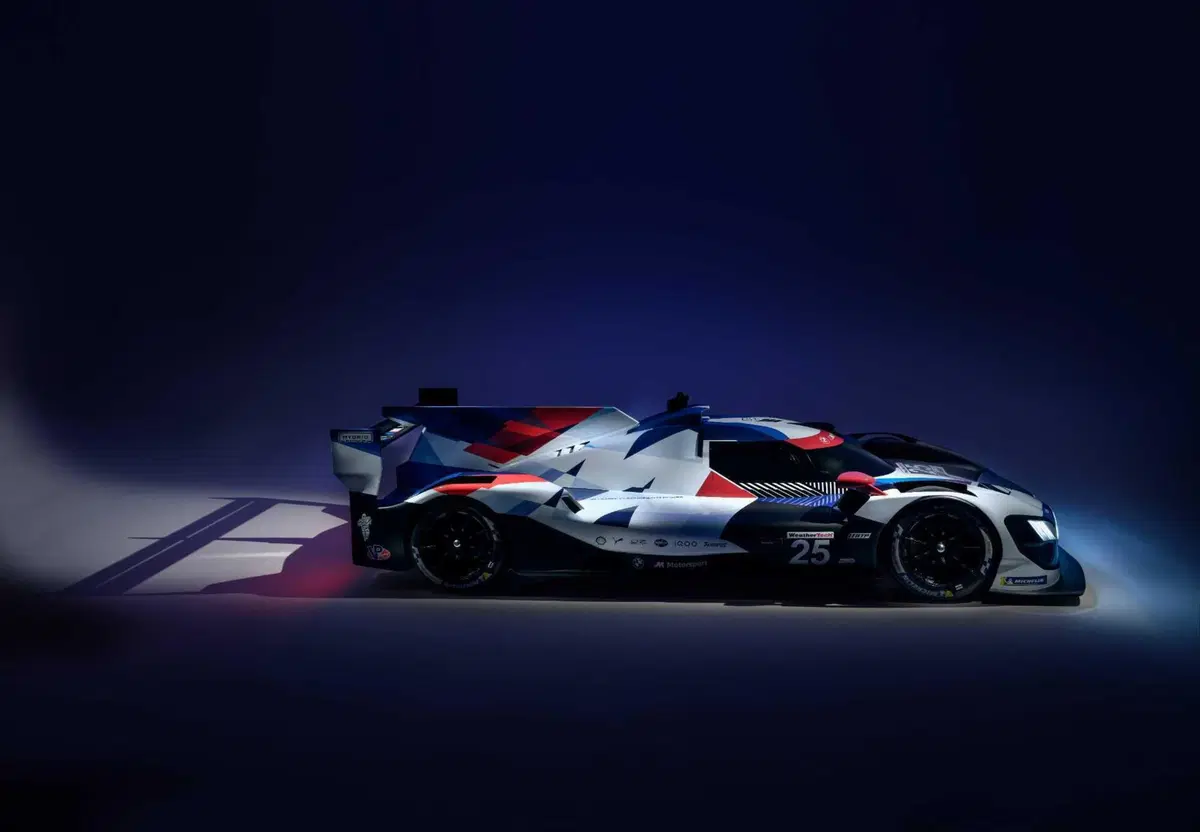 BMW M Hybrid V8 gareggerà nel 2023 (3)