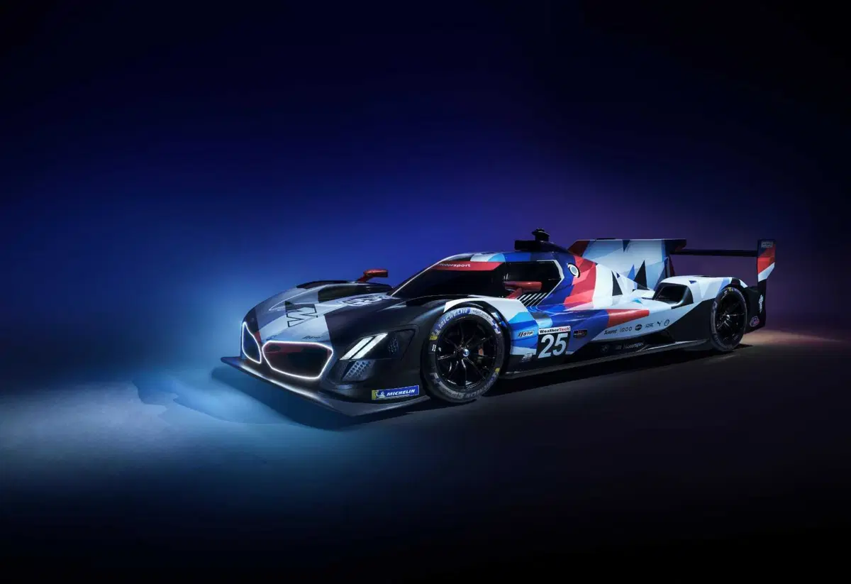 BMW M Hybrid V8 gareggerà nel 2023 (4)