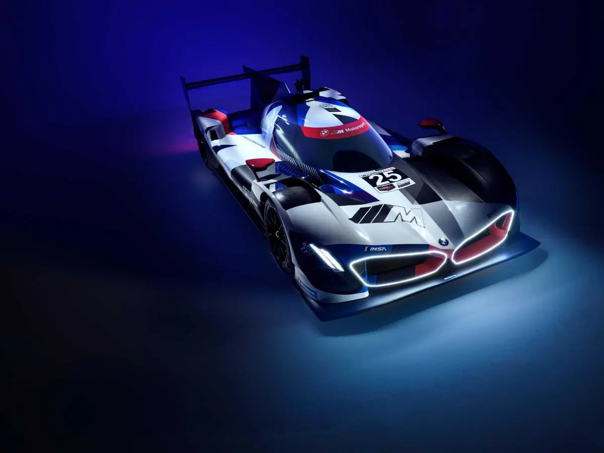 BMW M Hybrid V8 gareggerà nel 2023 (5)
