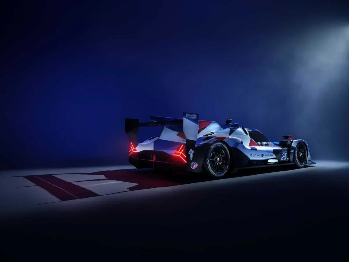 BMW M Hybrid V8 gareggerà nel 2023 (6)