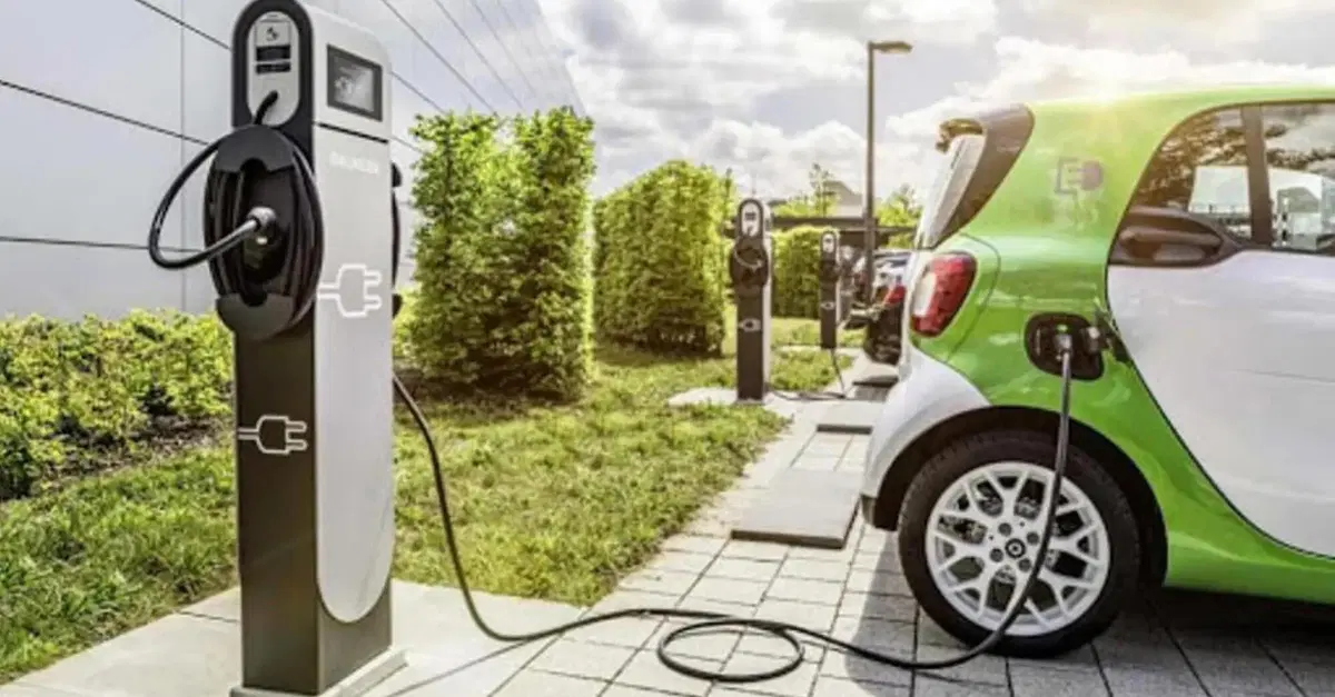 Trieste "dimenticata" dall'elettrico: solo 1 colonnina fast