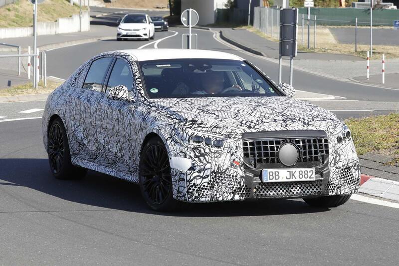 Mercedes-AMG E53 (ibrida) 2023, ecco le foto spia