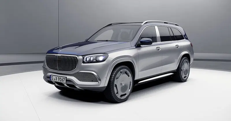 Mercedes di lusso che "tirano". Addio auto economiche 