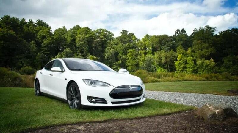 Il problema delle elettriche Tesla non sono le batterie ma i motori
