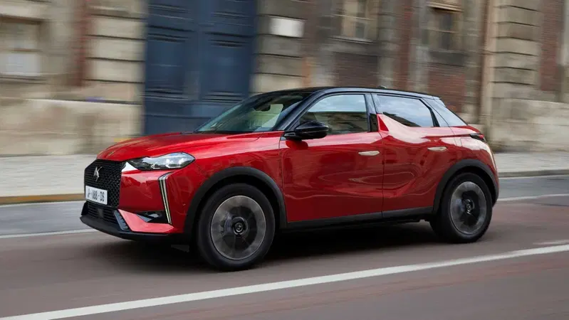 Ecco la DS 3 restyling: raffinata e volendo elettrica ma resta il diesel