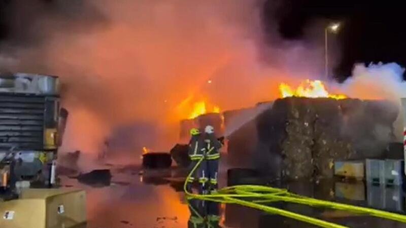 Incendio alla Gigafactory di Tesla a Berlino [VIDEO]