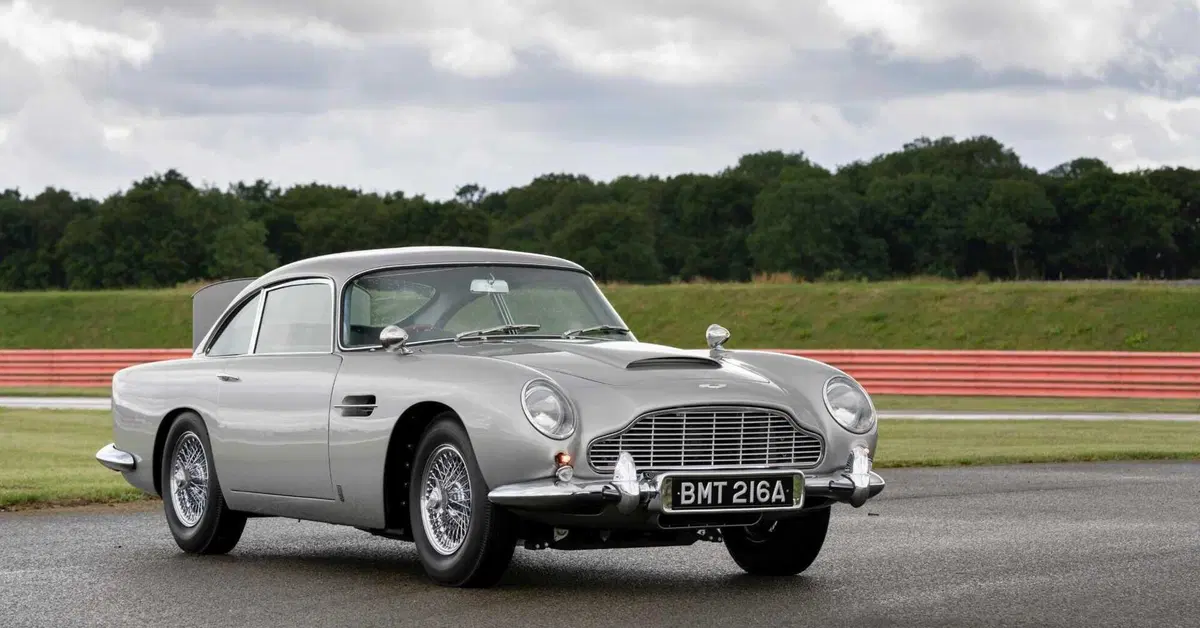 All'asta le auto di James Bond, lo 007 del cinema