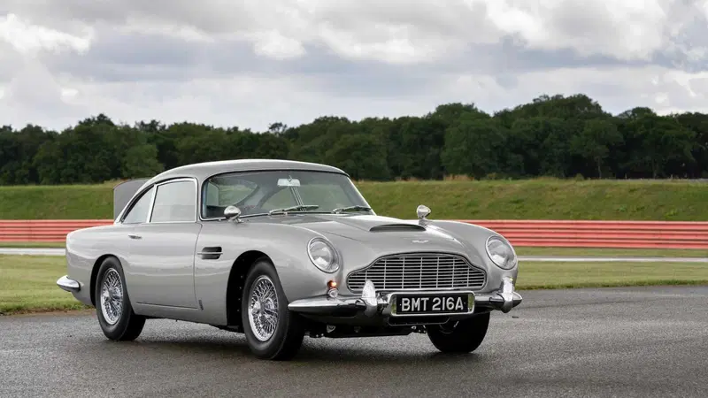All'asta le auto di James Bond, lo 007 del cinema