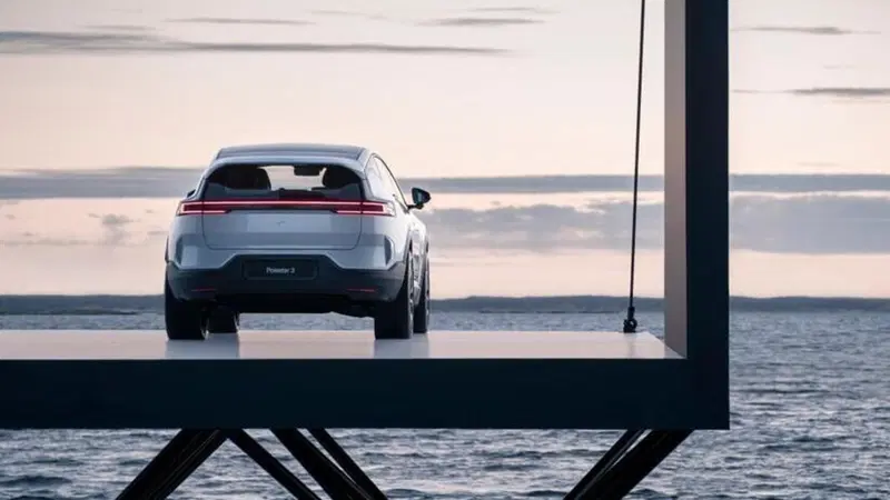 Polestar 3, l'ultimo teaser della berlina elettrica in presentazione a ottobre