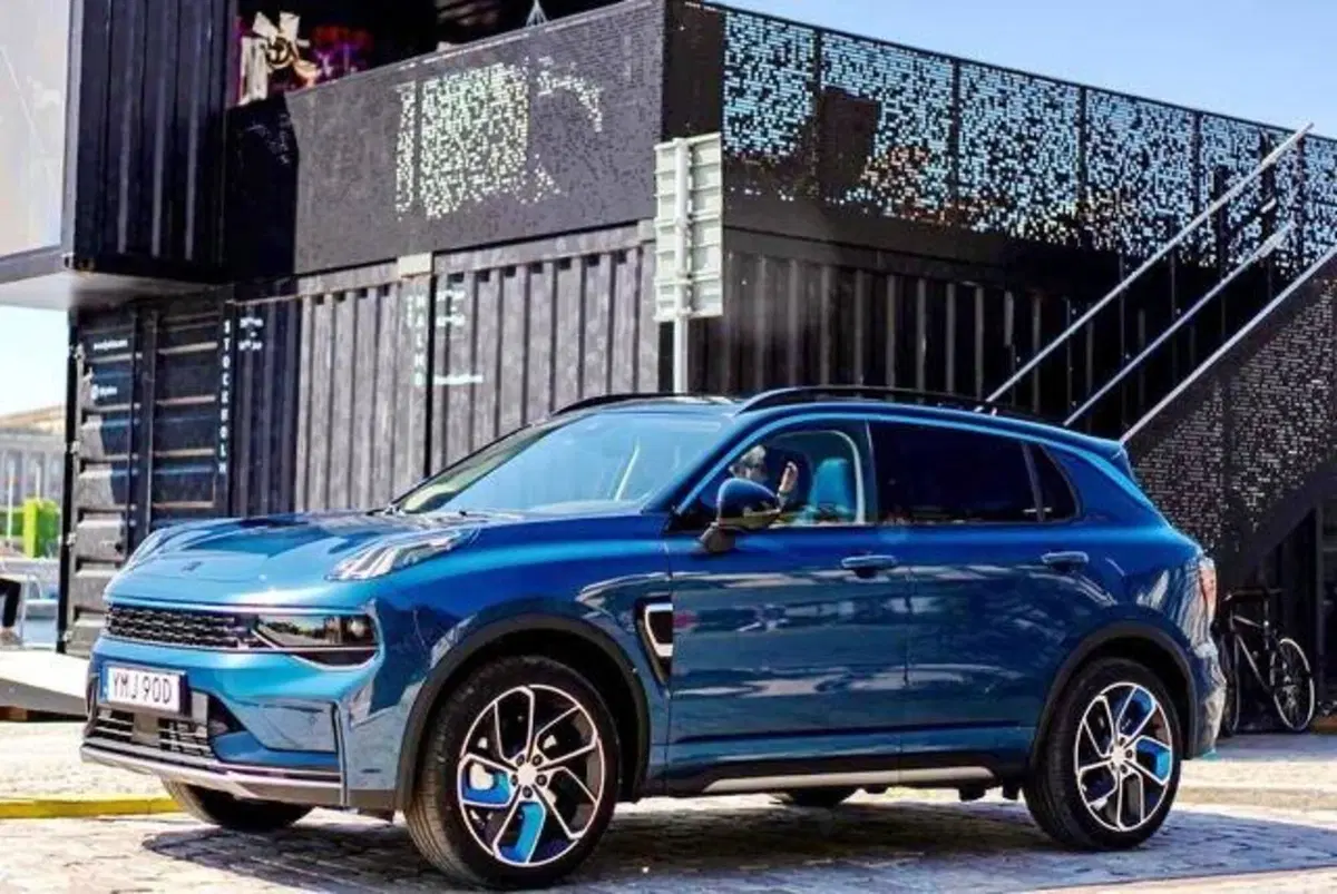 Scende in campo e le ha tutte contro: Lynk & CO 01, top e flop (4)