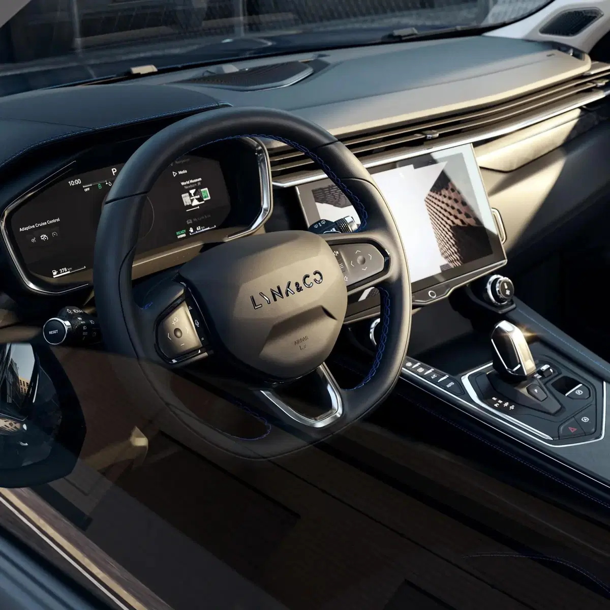 Scende in campo e le ha tutte contro: Lynk & CO 01, top e flop