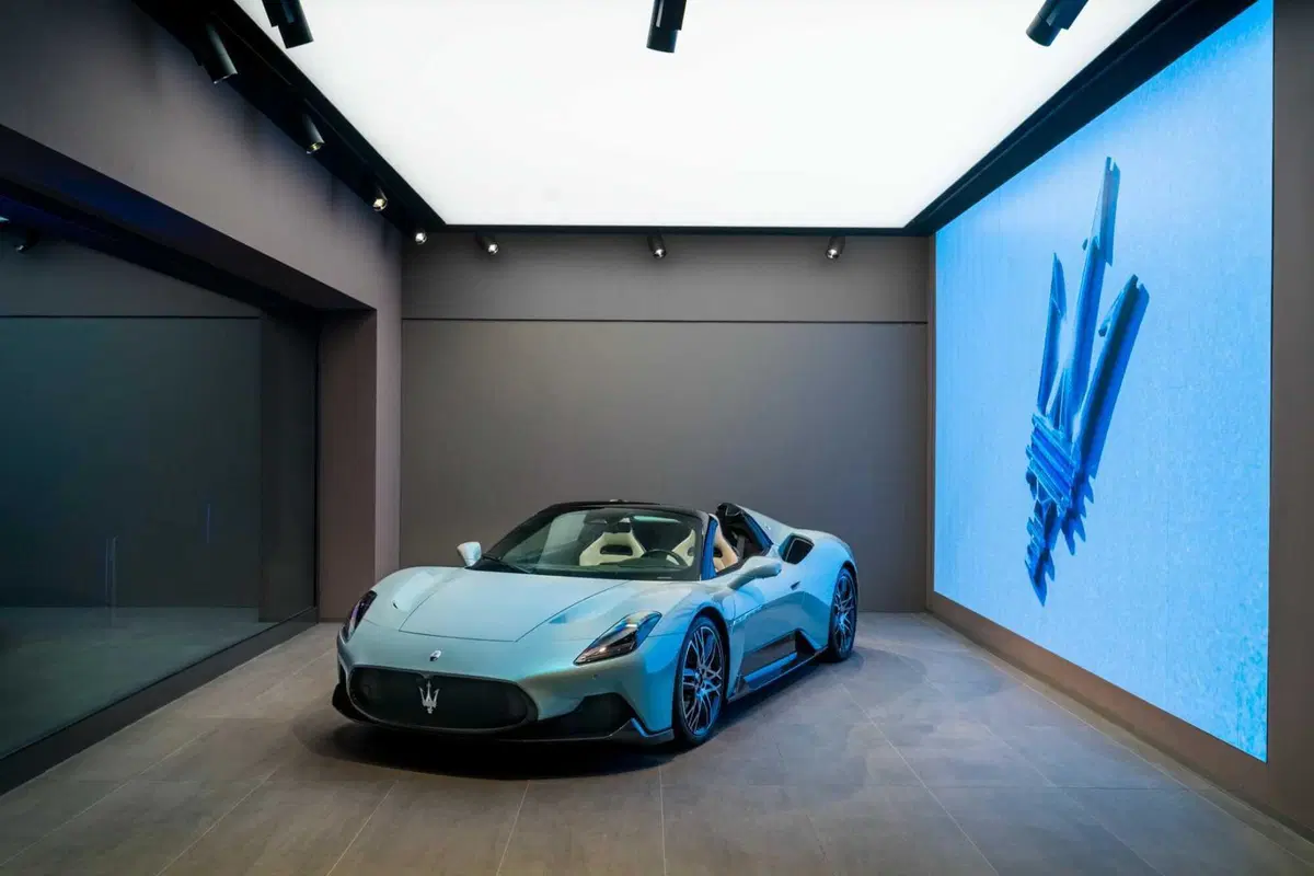 Maserati, un nuovo spazio a Milano zona Magenta (5)