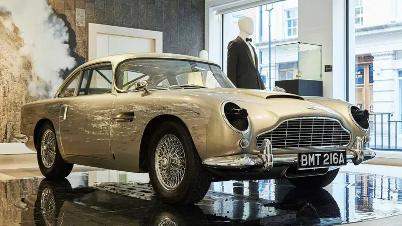 L'Aston Martin DB5 di 007 venduta per oltre 3,2 milioni di dollari