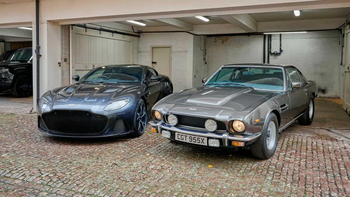 L'Aston Martin DB5 di 007 venduta per oltre 3,2 milioni di dollari (5)