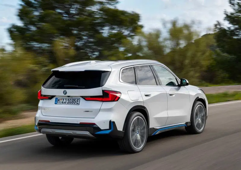 BMW iX1 (2022-->>) (2)