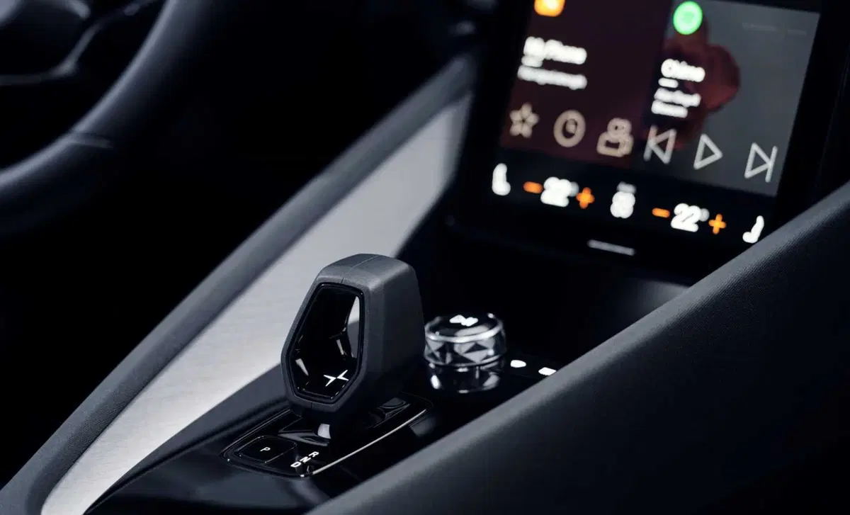 Polestar Polestar 2 (2022-->>) (15)