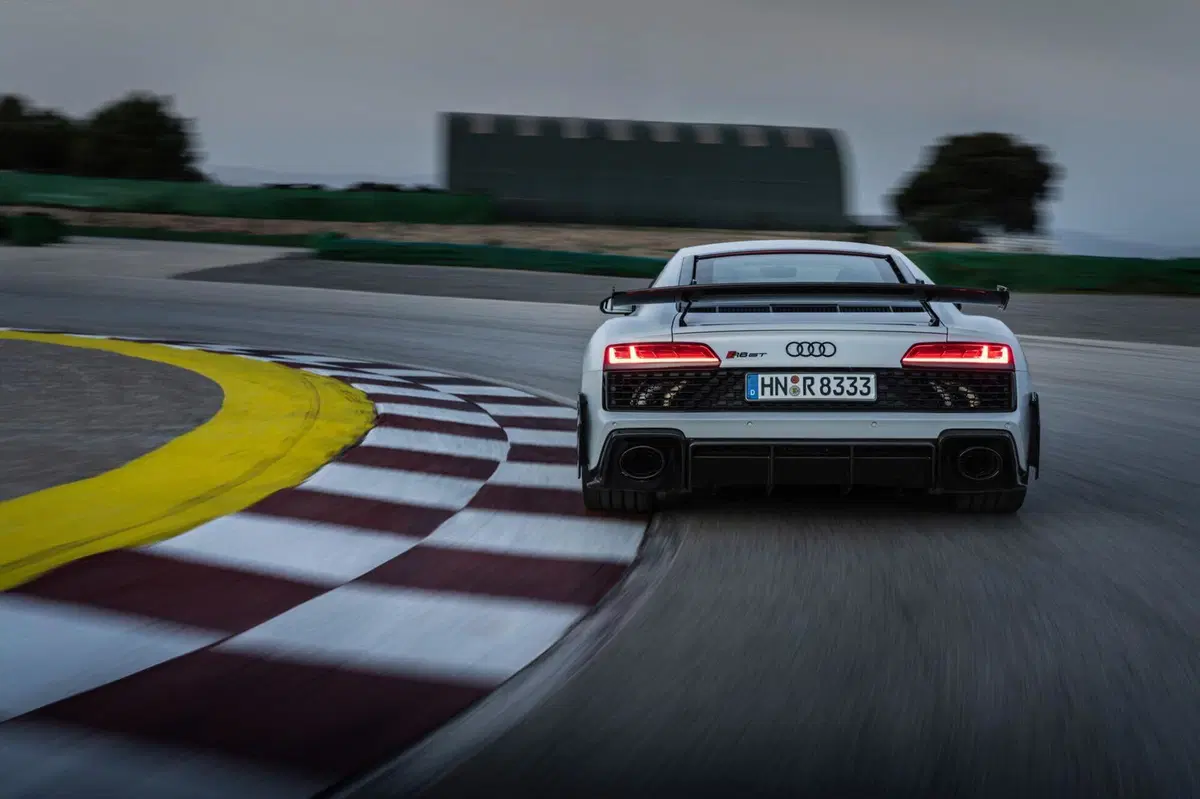 Audi R8 Coupé GT: 620 CV tutto dietro (8)