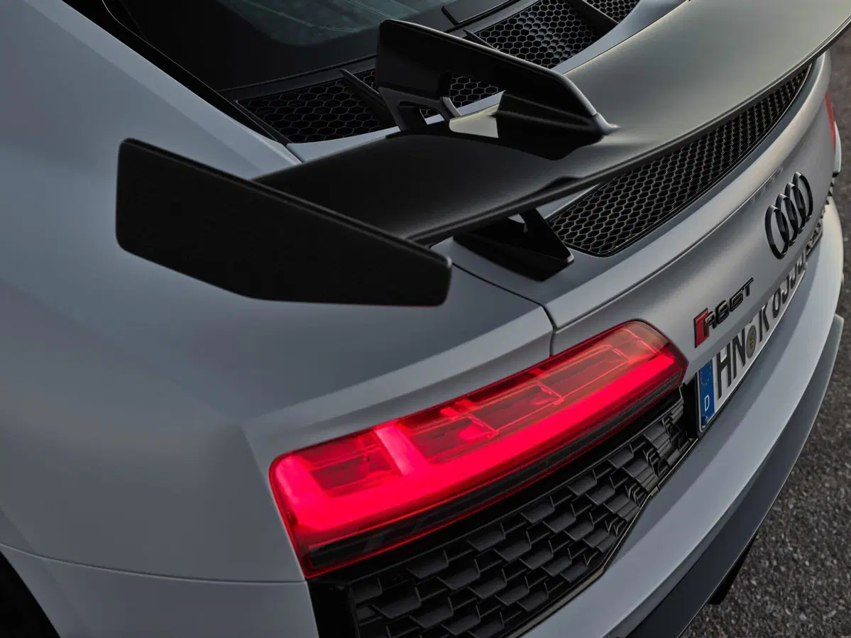 Audi R8 Coupé GT: 620 CV tutto dietro (10)