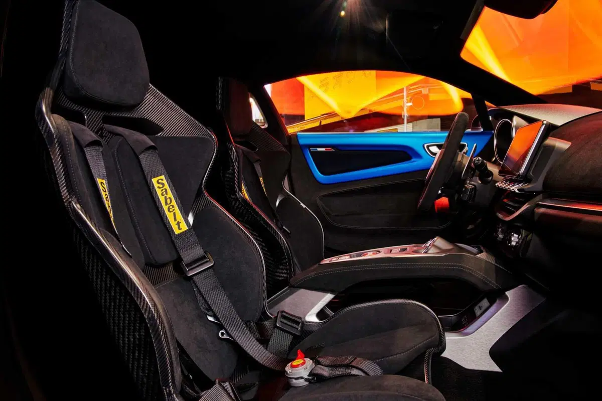 Alpine A110 R, la "Radicale" è la più cattiva di tutte (9)