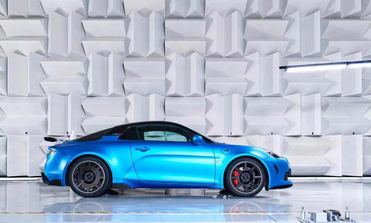 Alpine A110 R, la "Radicale" è la più cattiva di tutte (3)