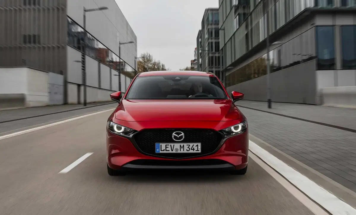 Mazda Mazda3 Hatchback 2.0L e-Skyactiv-G 150 CV M Hybrid Homura (8)