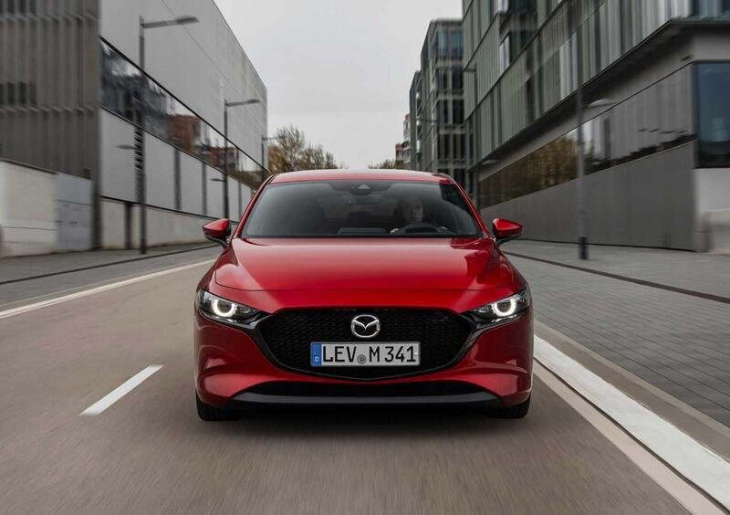 Mazda Mazda3 Hatchback (2018-->>) (8)