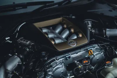 Cosa significa realmente la firma sui motori "fatti a mano"? Scopriamolo