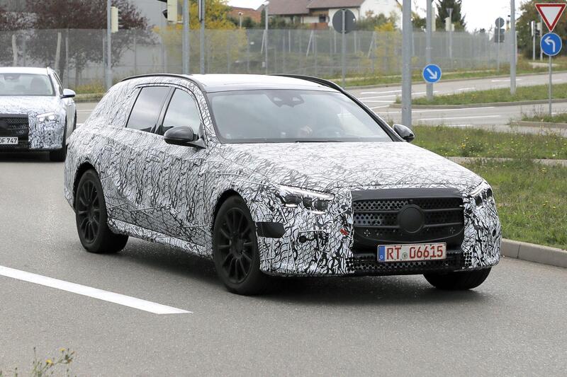 Mercedes Classe E 2023, ecco le foto spia 