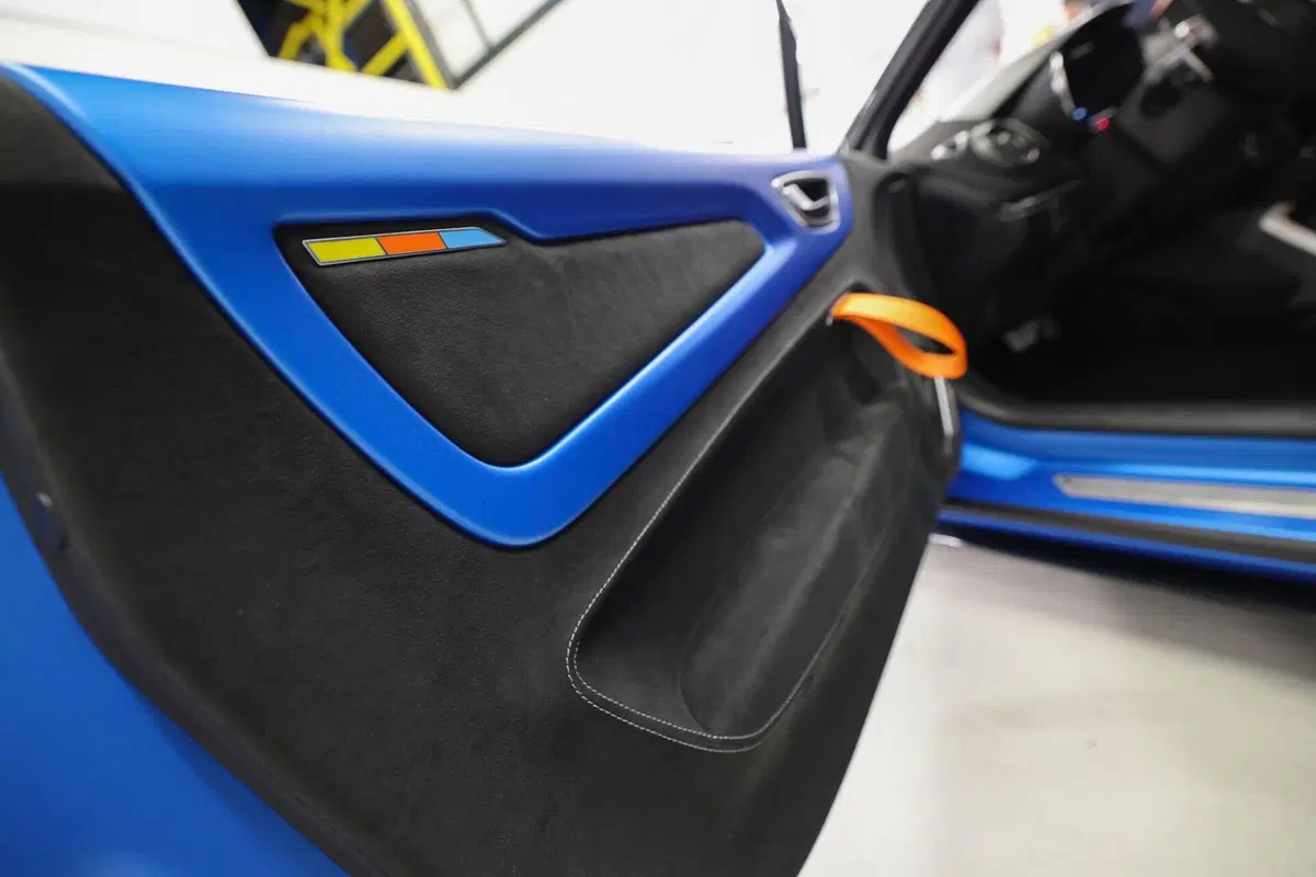 Alpine A110 R Fernando Alonso Edition, una per ogni vittoria in F1 (4)