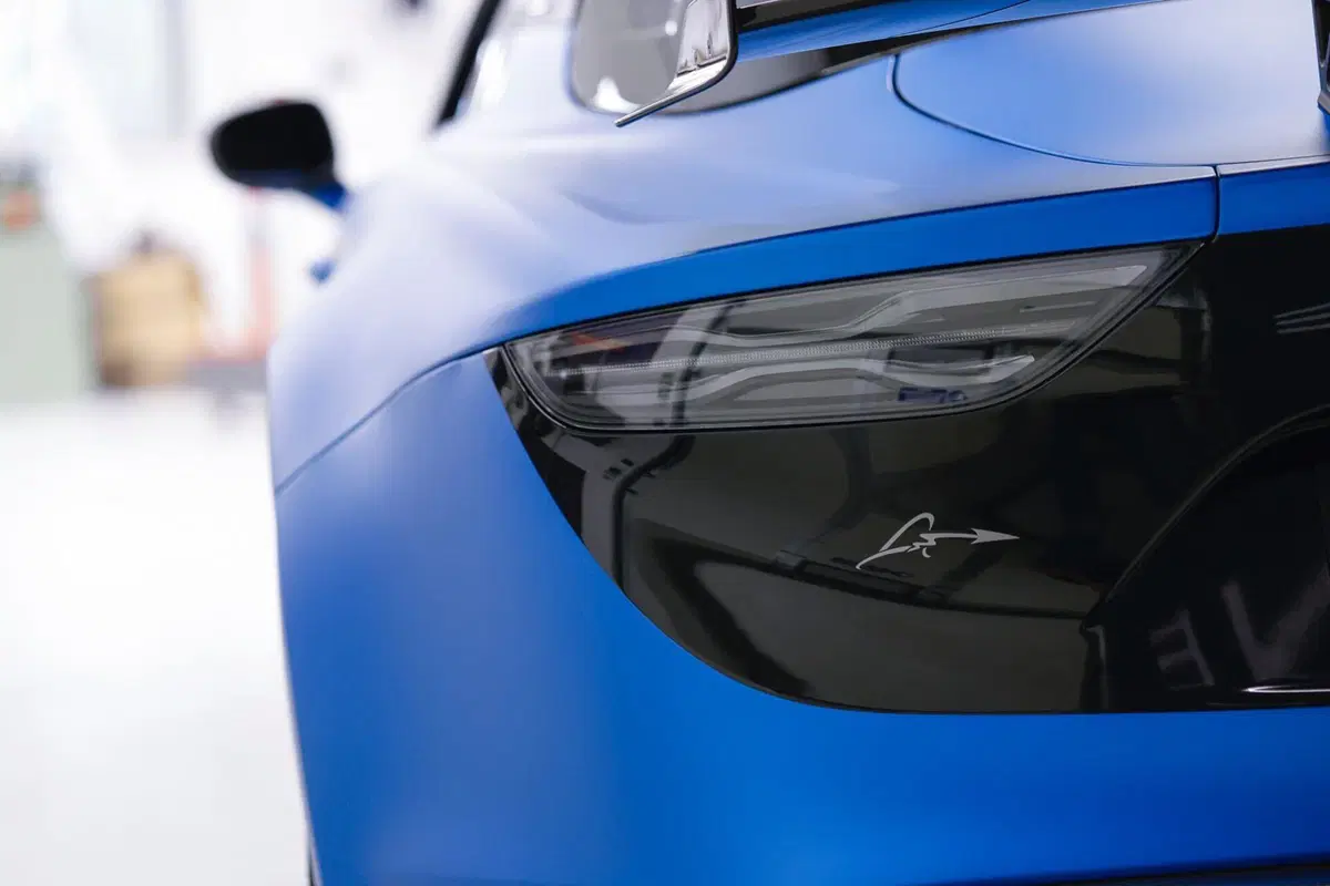 Alpine A110 R Fernando Alonso Edition, una per ogni vittoria in F1 (22)