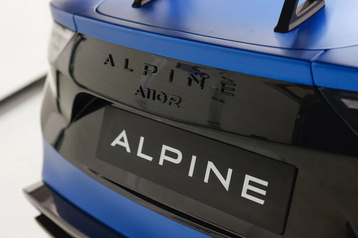 Alpine A110 R Fernando Alonso Edition, una per ogni vittoria in F1 (24)