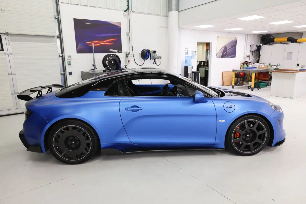 Alpine A110 R Fernando Alonso Edition, una per ogni vittoria in F1 (18)