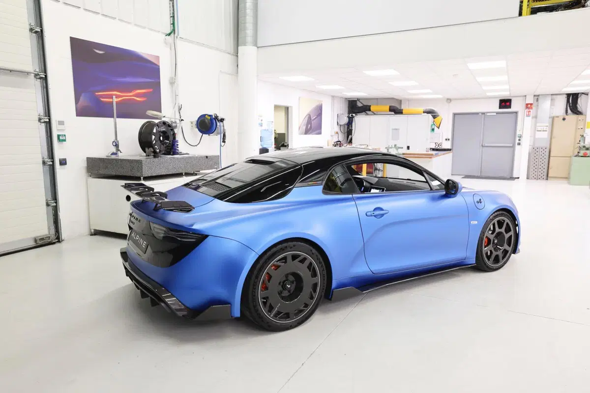 Alpine A110 R Fernando Alonso Edition, una per ogni vittoria in F1 (28)