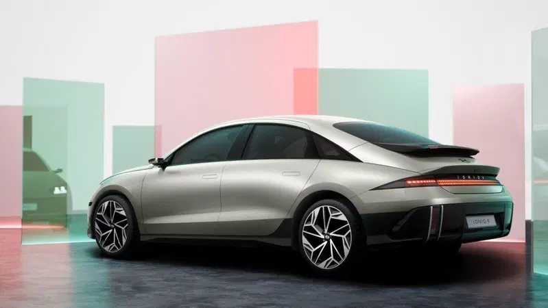 Hyundai Ioniq 6: l'autonomia non &egrave; un problema [VIDEO]