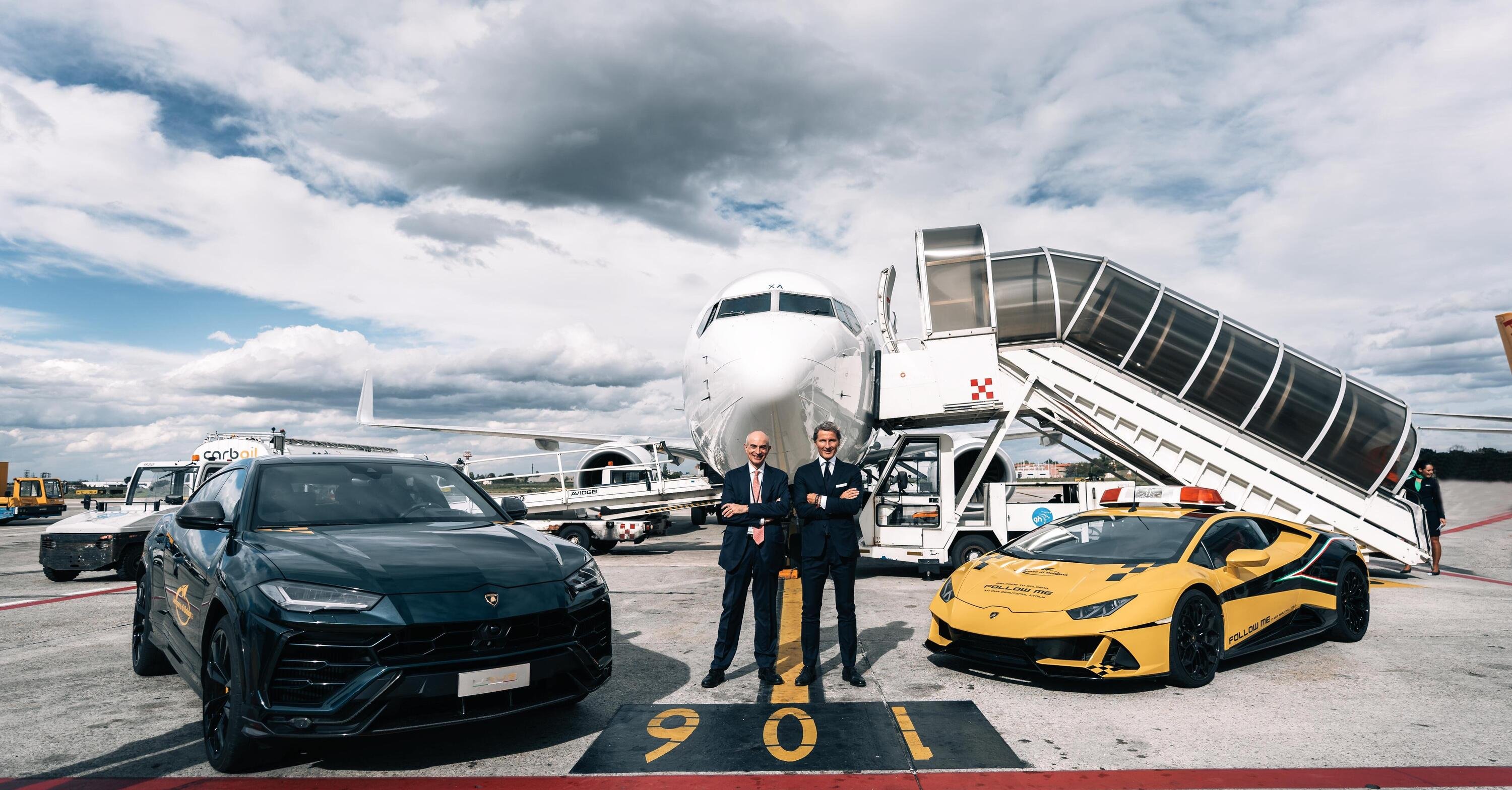 &quot;Segui quella Huracan!&quot; Lamborghini guida gli aerei all&#039;Aeroporto di Bologna