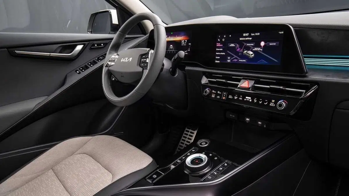 Scende in campo e le ha tutte contro: Kia Niro, top e flop