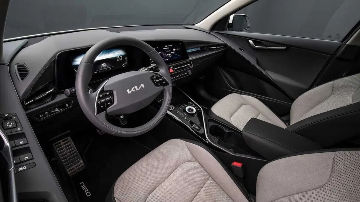 Scende in campo e le ha tutte contro: Kia Niro, top e flop (2)