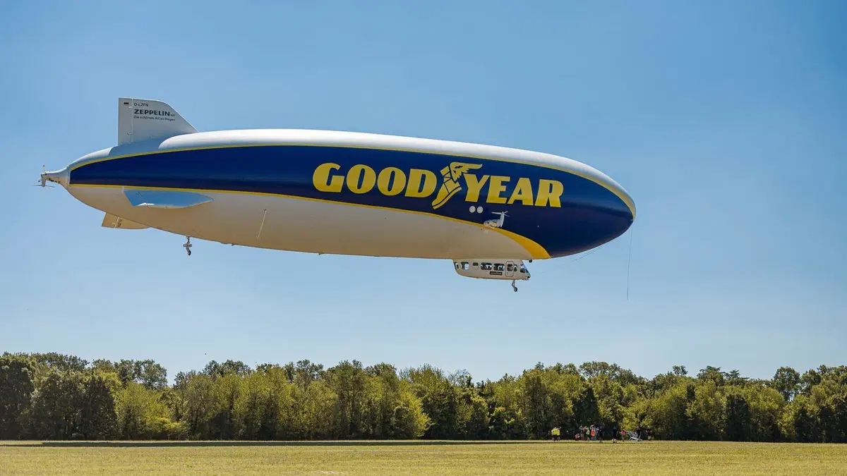 Come si guida un dirigibile da 16 milioni di €? Tutti i segreti del Goodyear Blimp [Video]
