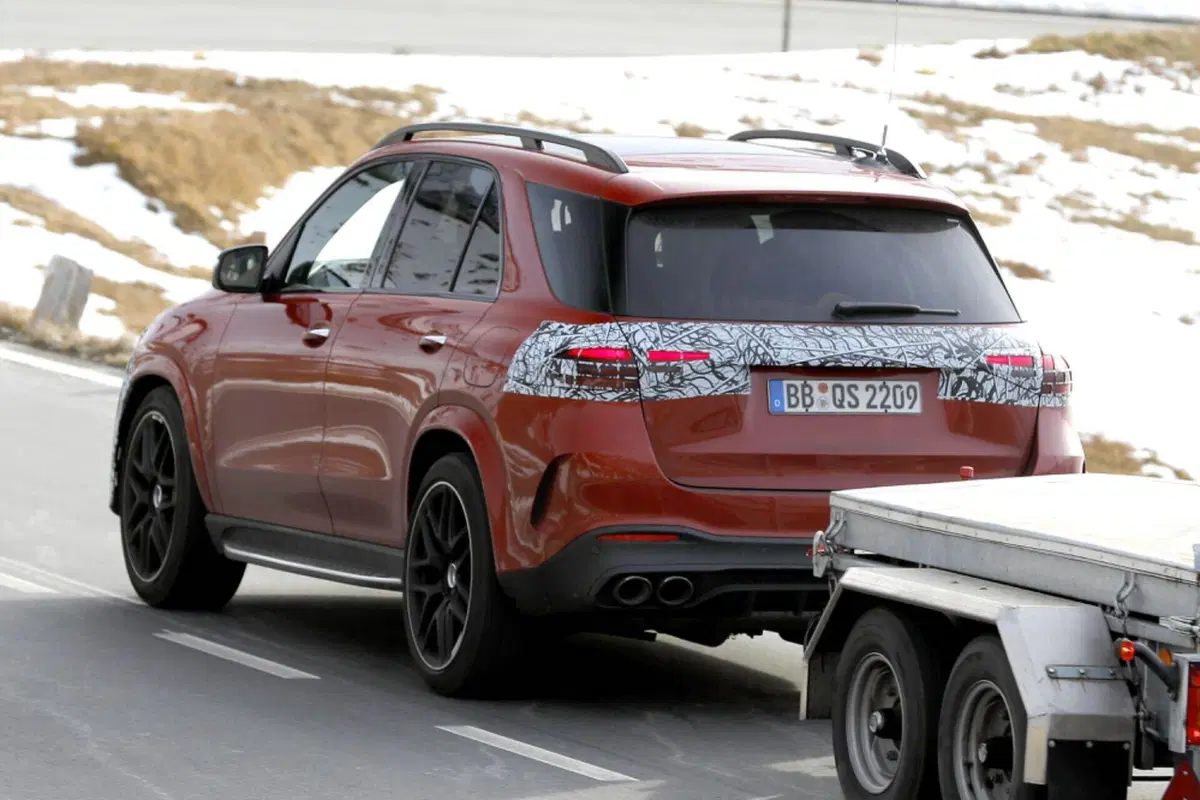 Mercedes-AMG GLE 53 e GLE 53 Coupé, ecco le foto spia del nuovo Facelift  (11)