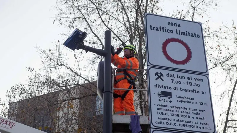 Milano Area B: si rimedia (in ritardo) ai parcheggi "trappola" 