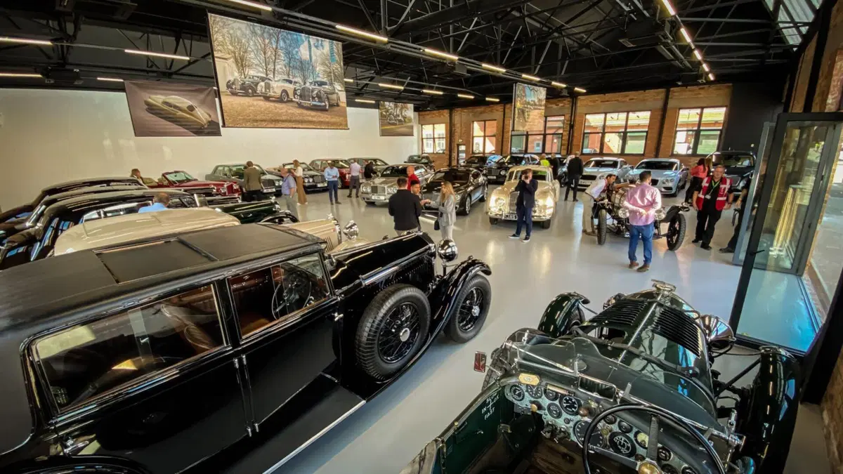 Bentley, il nuovo Heritage Garage di Crewe