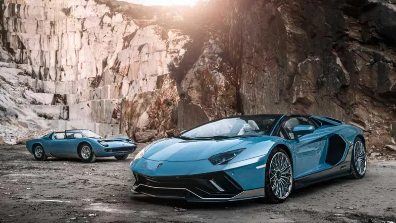 Lamborghini Aventador Ultimae Roadster Ad Personam, omaggio all'unica Miura aperta