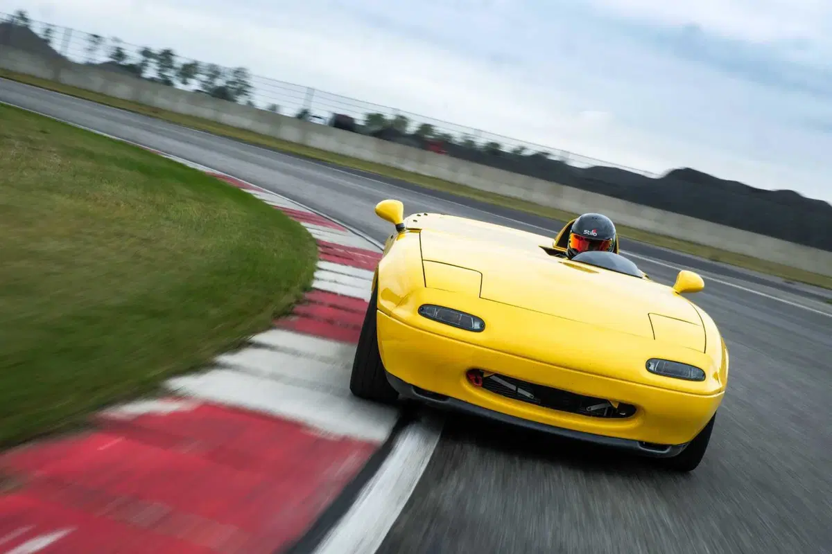 Mazda MX-5 Gorgona NM Concept, come va in pista la barchetta da 184 CV su 830 kg (4)