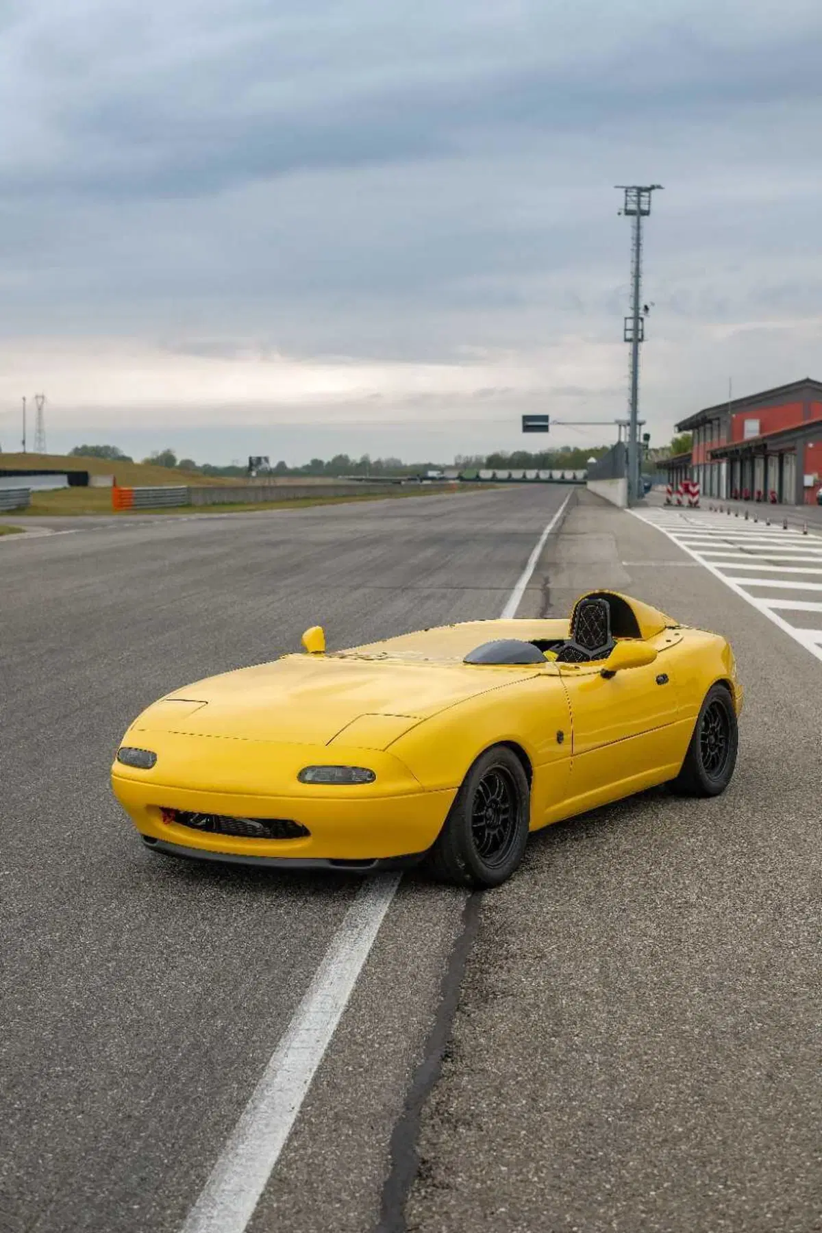 Mazda MX-5 Gorgona NM Concept, come va in pista la barchetta da 184 CV su 830 kg (7)