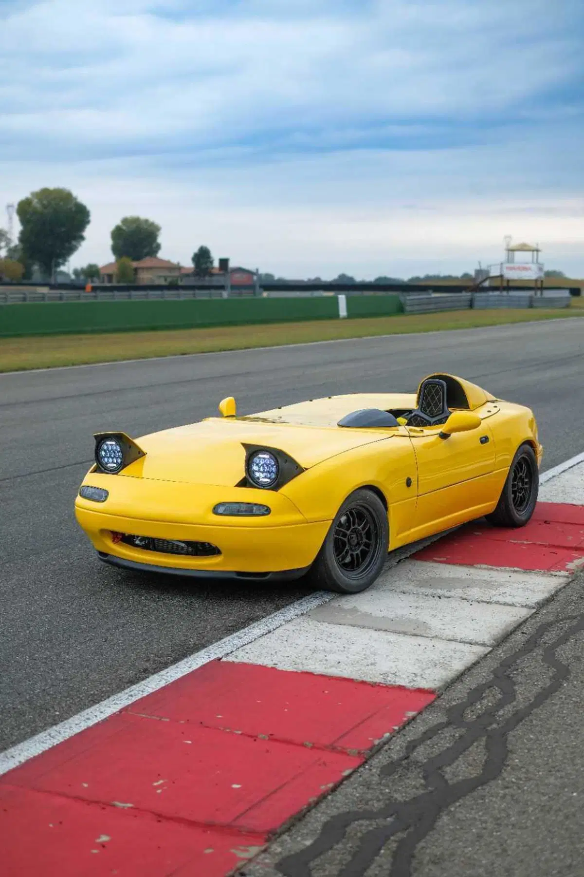 Mazda MX-5 Gorgona NM Concept, come va in pista la barchetta da 184 CV su 830 kg (10)