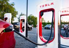 Tesla, tariffe supercharger che cambiano con l'orario, anche in Italia