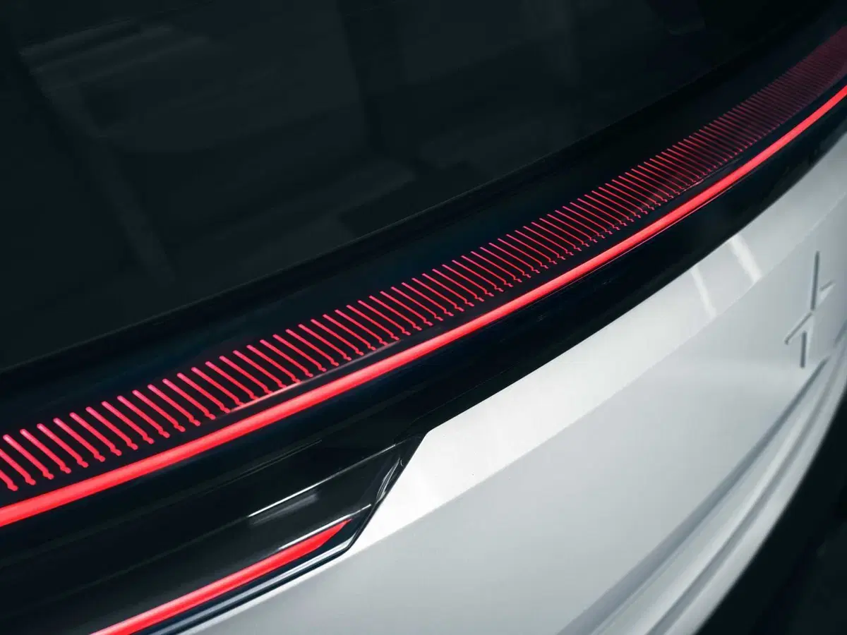 Polestar 3: ora c'è anche SUV e arriverà presto in Italia, da 89.900 euro (5)
